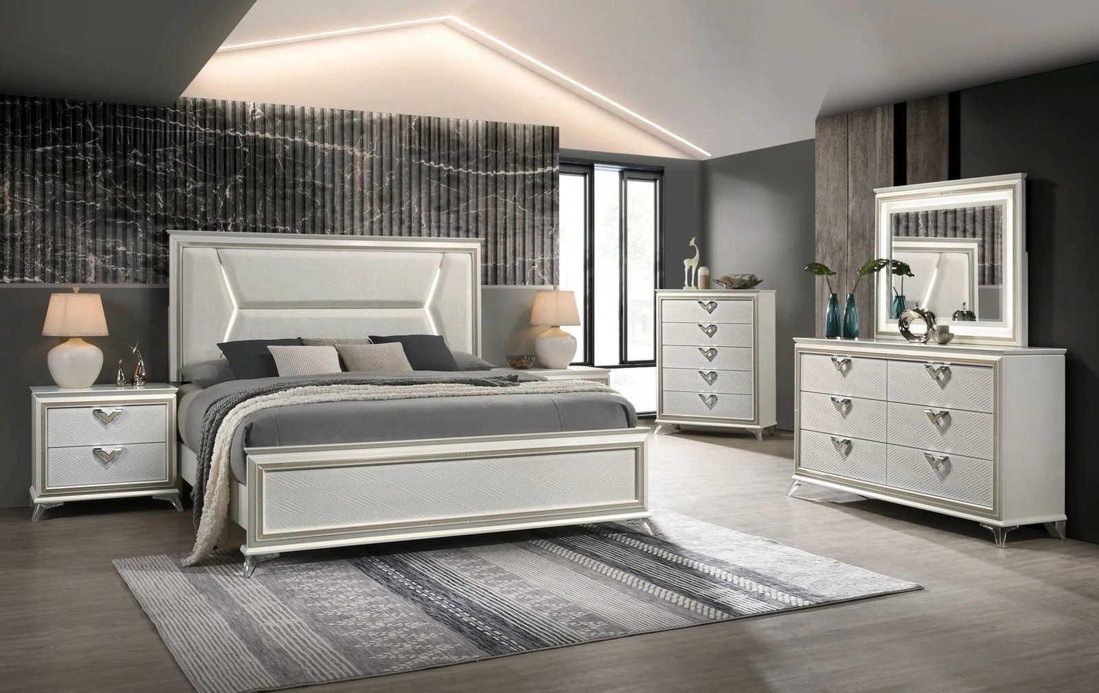 Chiara Majestic Gold Queen Bedroom Set