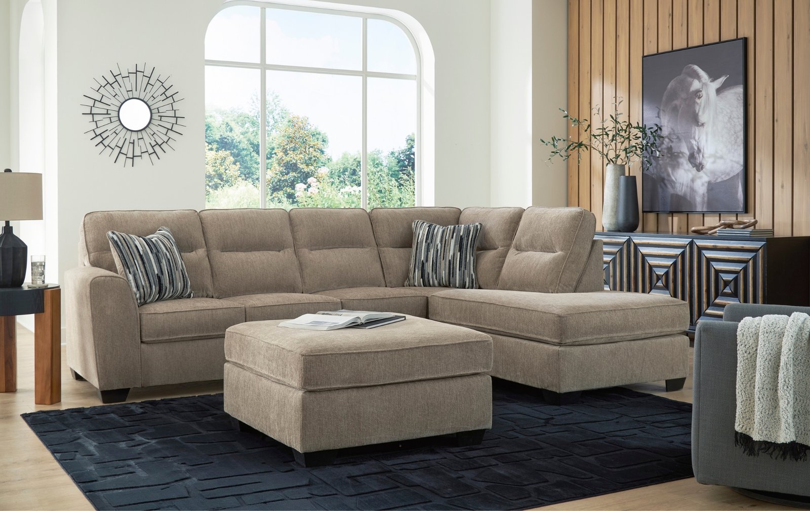 Olten 2-Piece Sectional with Chaise