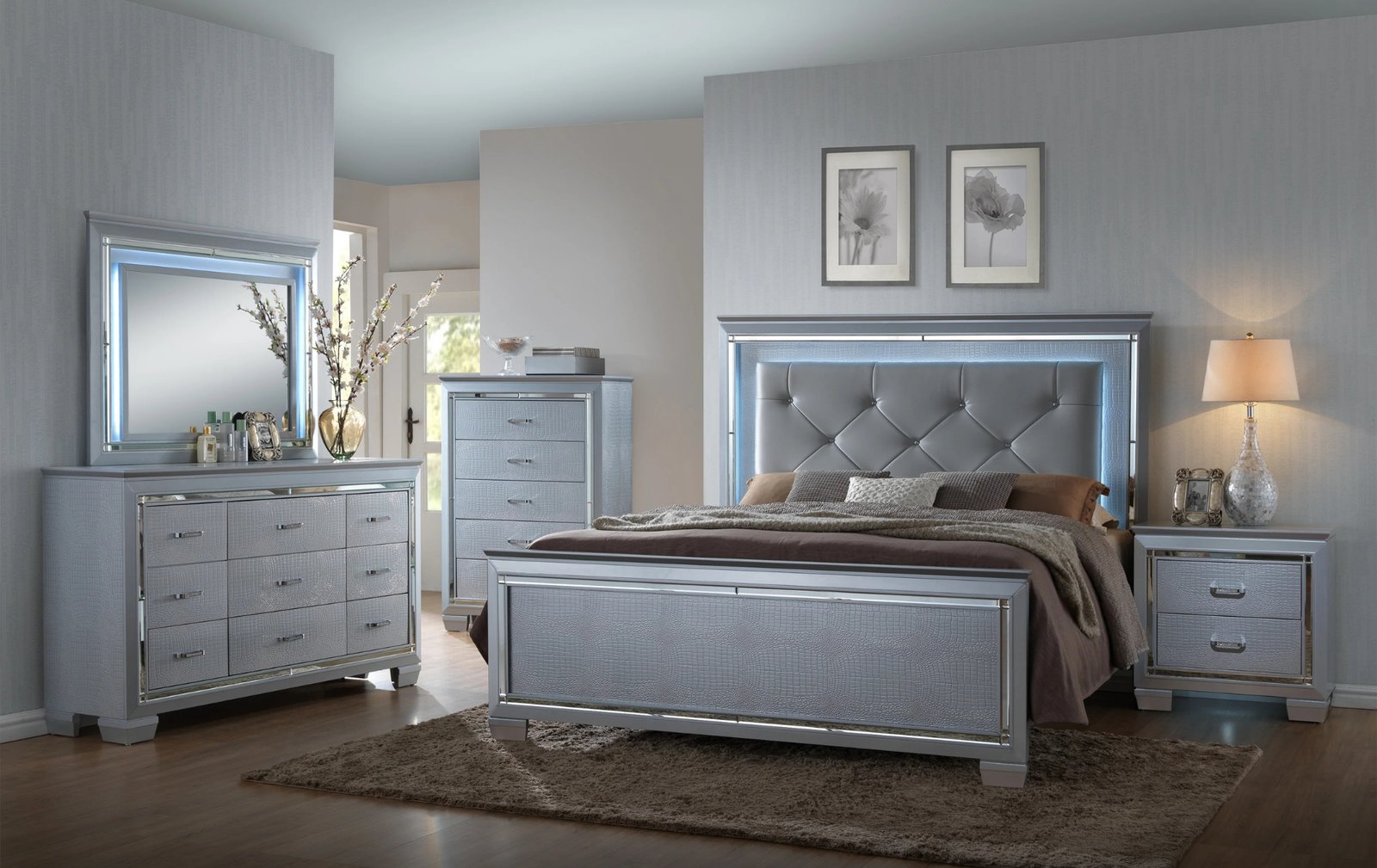Lillian Silver Lighted Tufted Queen Bedroom Set